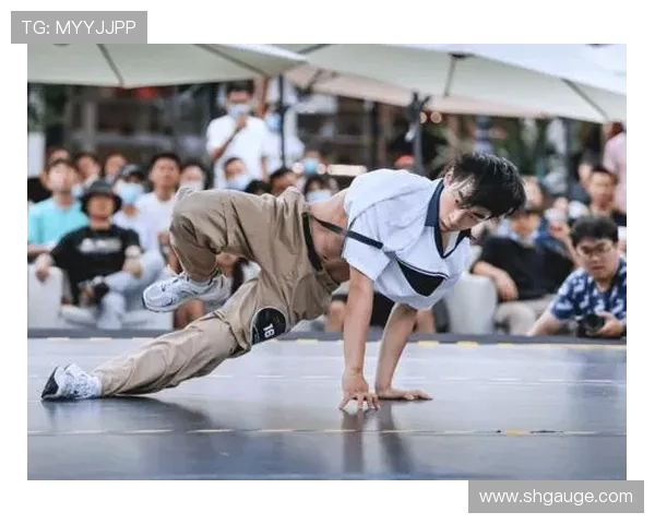 成都街舞队在全国街舞排行榜中荣获第5名展现实力与风采